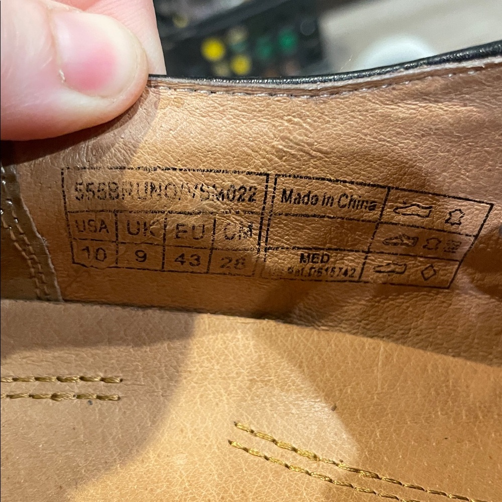 Vionic Bruno Wingtip Shoes - Picture 8 of 8